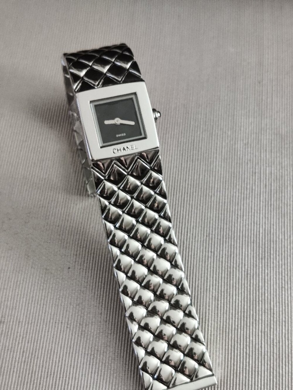 Quilted Stainless Steel Fashion Timepiece * Vintage Lady's Watch